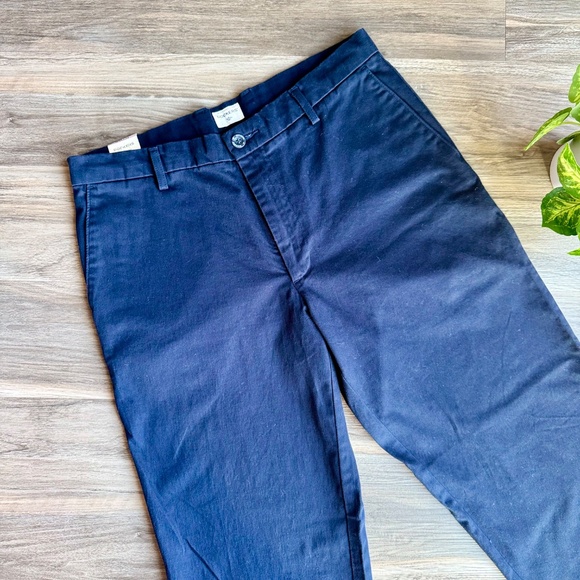 Dockers Size 34x34 Signature Khaki D2 Straight Fit Flat Front Navy Pants - Picture 3 of 12